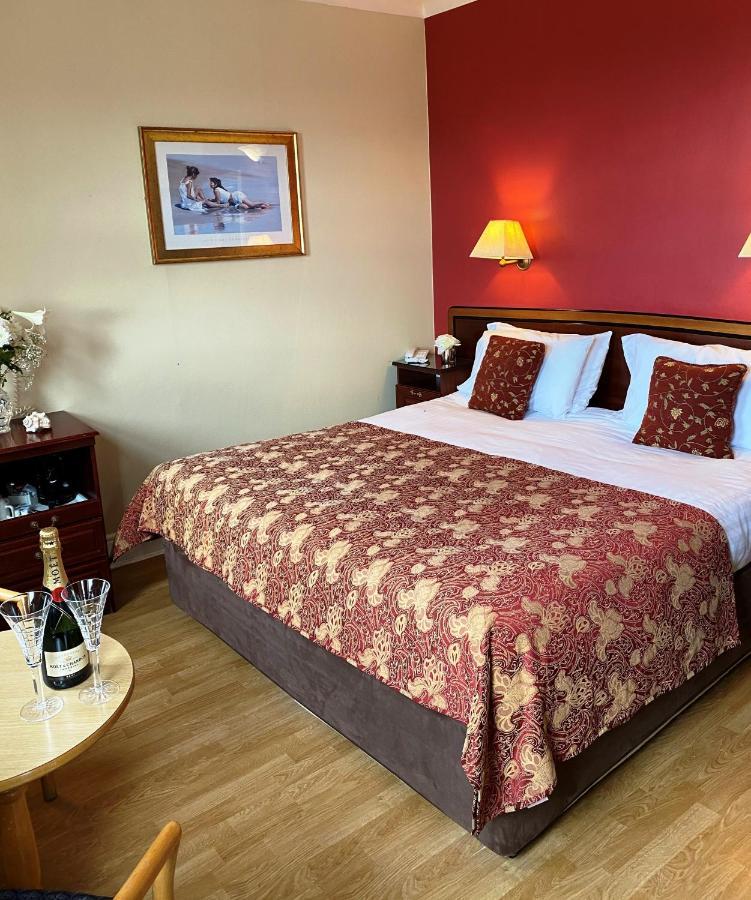 טראמור O'Shea'S Hotel מראה חיצוני תמונה