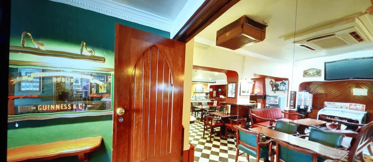 טראמור O'Shea'S Hotel מראה חיצוני תמונה